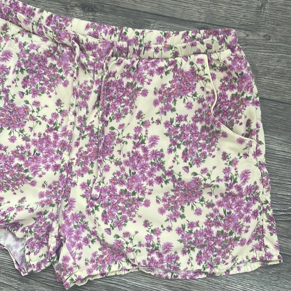 Heartloom | Purple Micro Floral Lined Drawstring Lounge Shorts Small - Picture 3 of 8